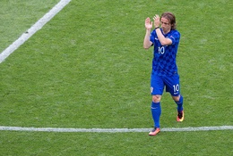 Croatia nhận hung tin về Modric trước trận quyết đấu Tây Ban Nha