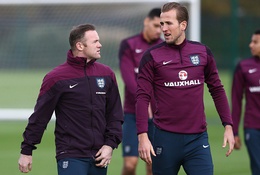 "Kane làm sao bì được với Rooney"