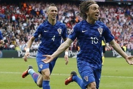 Luka Modric: 1 siêu phẩm, 2 kỷ lục