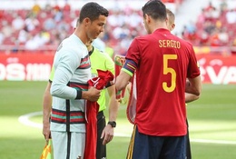 Tuyển Tây Ban Nha có 48 giờ để thay thế Busquets cho Euro 2021