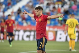 Tây Ban Nha gọi thêm 11 cầu thủ vì hoảng sợ Covid-19 bùng phát