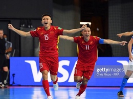 Khổng Đình Hùng: “Người không phổi” và khoảnh khắc ấn tượng xé lưới Brazil Khổng Đình Hùng: “Người không phổi” và khoảnh khắc ấn tượng xé lưới Brazil