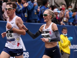 Bà mẹ 40 tuổi chạy 6 giải marathon lớn trong vòng 43 ngày