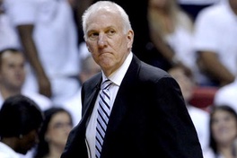 Đâu là lí do khiến huyền thoại Gregg Popovich tự vả vào mặt mình