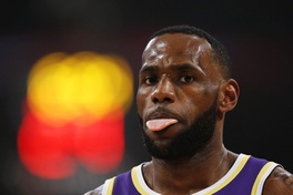 Fan LA Lakers đuổi LeBron James về lại Cleveland Cavaliers: Cuộc sống mà!