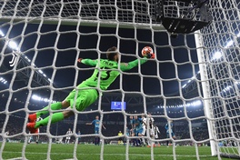 Cận cảnh công nghệ Goal-line giúp Ronaldo và Juventus không mất oan bàn thắng trước Atletico