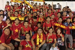 Màn cổ vũ cực chuyên nghiệp của CĐV trước trận U23 Việt Nam vs U23 Brunei