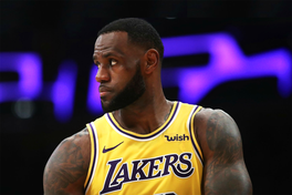 LeBron James tiếp tục bật chế độ "LeGM", tuyên bố sẽ tham gia vào quá trình tuyển sao của LA Lakers