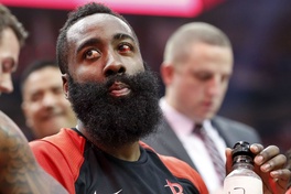 Golden State Warriors nghĩ rằng James Harden chấn thương ở mắt chỉ là diễn?