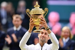 Federer cầm vàng mà để vàng rơi, Djokovic thắng trận chung kết Wimbledon lịch sử