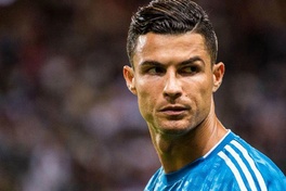 Ronaldo ám chỉ MU bị hớ vì chi 100 triệu euro mua Maguire