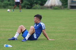 Quang Hải vắt sức “luyện công” quyết ghi bàn vào lưới Nam Định