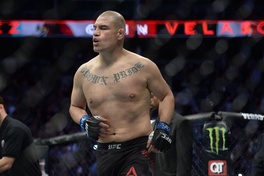 Cain Velasquez gửi tâm thư chính thức giã từ MMA để theo nghiệp đô vật