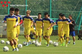 Chùm ảnh: Công Phượng và đội dự bị miệt mài tập luyện nghênh chiến Thái Lan