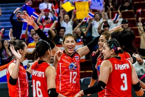 Thái Lan đặt một chân vào vòng 2 giải bóng chuyền nữ FIVB World Championship 2022