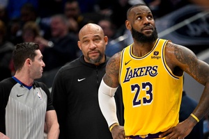 Sau thất bại tại NBA Playoffs 2024, Los Angeles Lakers sẽ “trảm" HLV Darvin Ham?