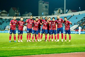 CAHN leo lên đỉnh bảng, đẩy Đà Nẵng xuống đáy V.League