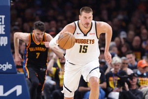 Nikola Jokic ghi 42 điểm, Aaron Gordon ném game-winner hạ gục OKC Thunder tại Game 1 NBA Playoffs 2025