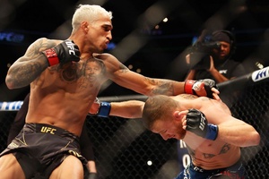 Charles Oliveira: Ai cũng nói Justin Gaethje đấm nặng, rồi thì sao?
