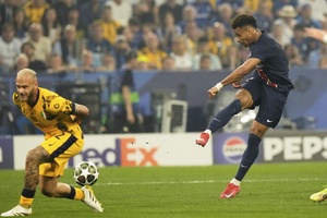 Bàn thắng của PSG ở chung kết Champions League xuất phát từ một pha cứu bóng