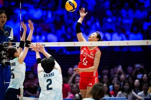 Tặng cơn mưa Block cho Nhật Bản, Trung Quốc thể hiện đẳng cấp trận Derby châu Á VNL 2025