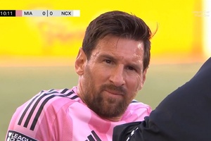 Cận cảnh tình huống dẫn đến chấn thương của Messi sau 9 phút