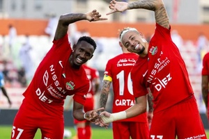 Nhận định, soi kèo Shabab Al Ahli vs Tractor: Cân bằng tại Dubai