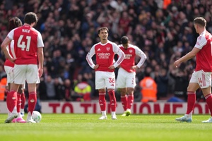 Arteta: Thất bại của Arsenal là "một cú đấm mạnh vào mặt"