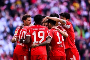 Thắng ngược trong vòng 1 phút rưỡi, Bayern Munich vô địch Bundesliga sớm 4 vòng đấu