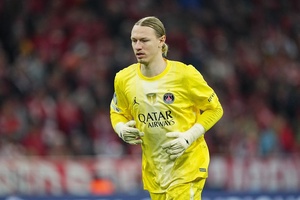 Safonov: Thủ môn của PSG bất ngờ toả sáng ở cấp độ cao nhất châu Âu