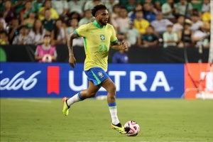 HLV Ancelotti toan tính gì khi không gọi thêm hậu vệ cho tuyển Brazil?