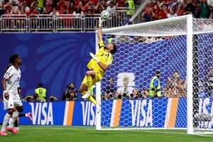Vozinha, thủ môn trị giá 50.000 euro, khiến Tây Ban Nha đau khổ ở World Cup