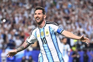 Messi gây kinh ngạc về số lượng hat-trick cho Argentina sau tuổi 30