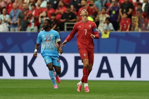 Bồ Đào Nha bẽ mặt trước Congo trong ngày Cristiano Ronaldo im tiếng