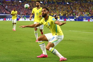 Từ bật khóc vì bỏ lỡ World Cup, Matheus Cunha đang đua tranh danh hiệu Vua phá lưới