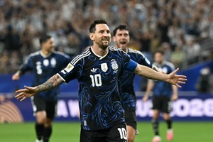 FIFA thắng lớn với phiên bản "World Cup 48 đội" dù mới hết vòng bảng