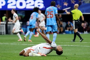 Rooney không tin tuyển Anh đủ sức vô địch World Cup sau trận thắng CHDC Congo