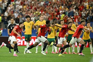 Ai Cập lần đầu thắng trận knock-out World Cup sau loạt luân lưu trước Australia