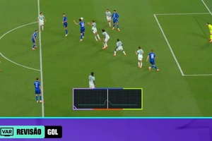 VAR và cảm biến trong bóng từ chối bàn gỡ phút 90+13 của Croatia