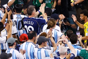 CĐV Argentina gây sốt với hành động đẹp dành cho Cape Verde