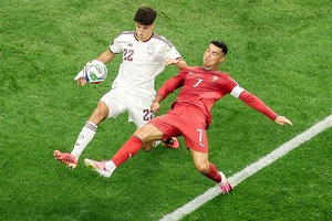 Bị loại khỏi World Cup, Cristiano Ronaldo cân bằng kỷ lục thua nhiều nhất lịch sử