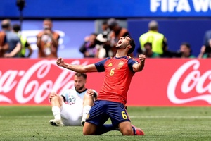 Siêu dự bị Mikel Merino: Từ ngồi xe lăn đến người hùng World Cup của Tây Ban Nha