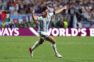 Báo chí quốc tế nói gì sau màn thoát hiểm ngoạn mục của Argentina trước Thụy Sĩ?