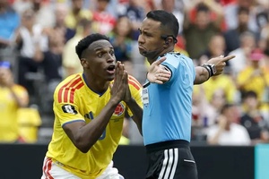 FIFA cử trọng tài gần 1.500 thẻ phạt bắt chính bán kết Pháp vs Tây Ban Nha