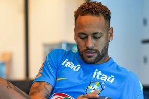 Neymar không có suất đặc cách ở tuyển Brazil
