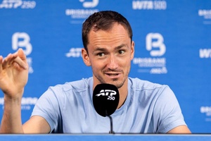 Daniil Medvedev và dàn sao ATP mắc kẹt tại Dubai: Khi xung đột đe dọa "mạch máu" kinh tế quần vợt thế giới