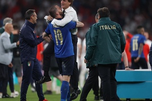 HLV Mancini nghẹn ngào sau khi Italia vô địch EURO 2021