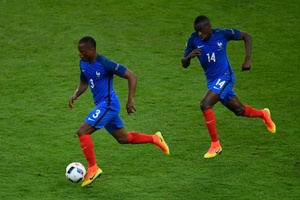 Deschamps cần trả Paul Pogba về cánh trái