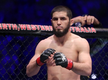 "Islam Makhachev được đề nghị bỏ đai để Ilia Topuria vô địch hạng nhẹ"