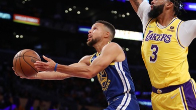 Stephen Curry lập triple-double, cùng Warriors lội ngược dòng ngoạn mục trước Lakers
